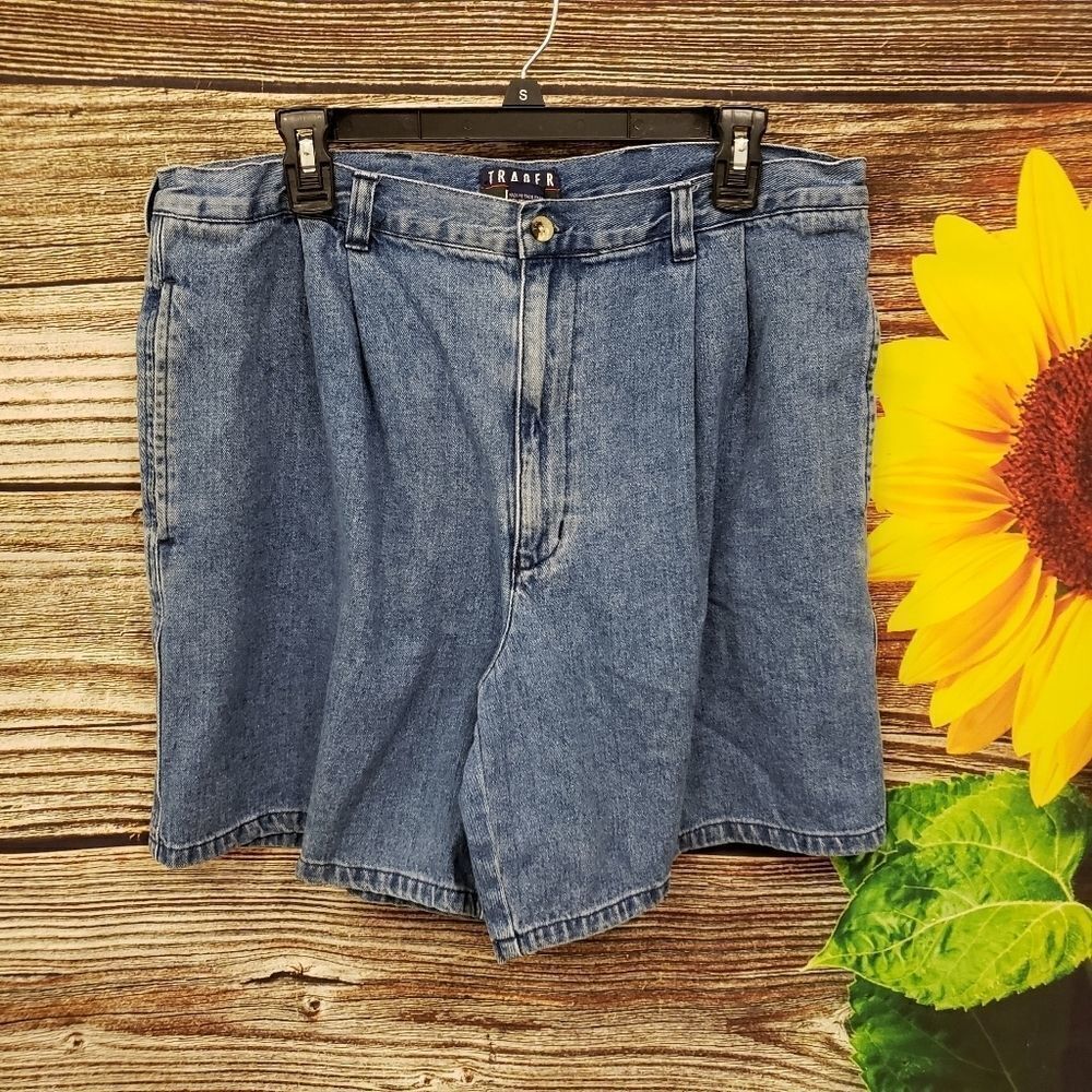 Trader Bay pleated front jean shorts Pre-owned